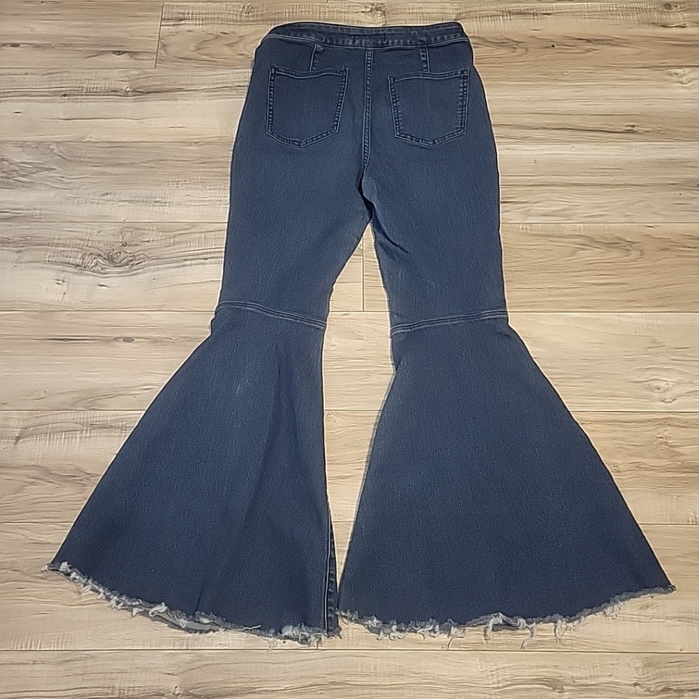 Free People Jeans Womens‎ 29 Blue Super Flare Bell Bottoms Frayed Hem Denim